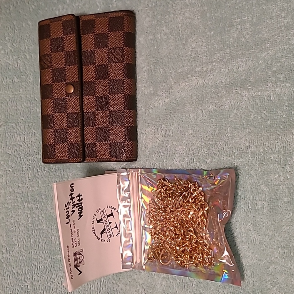 Louis Vuitton Wallet SHOW ITEM